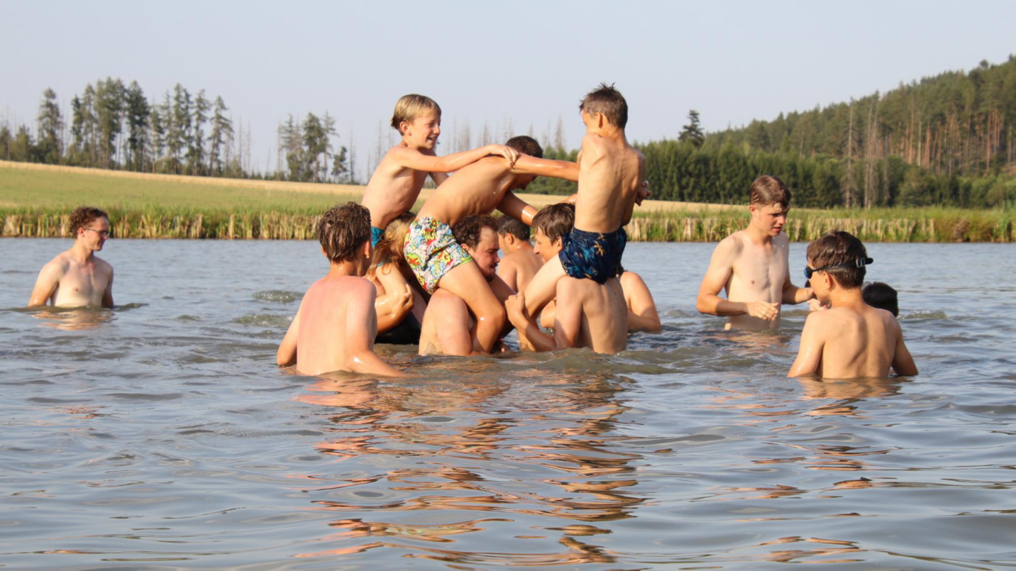 Foto z galerie „Vikingové 13.den čtvrtek“
