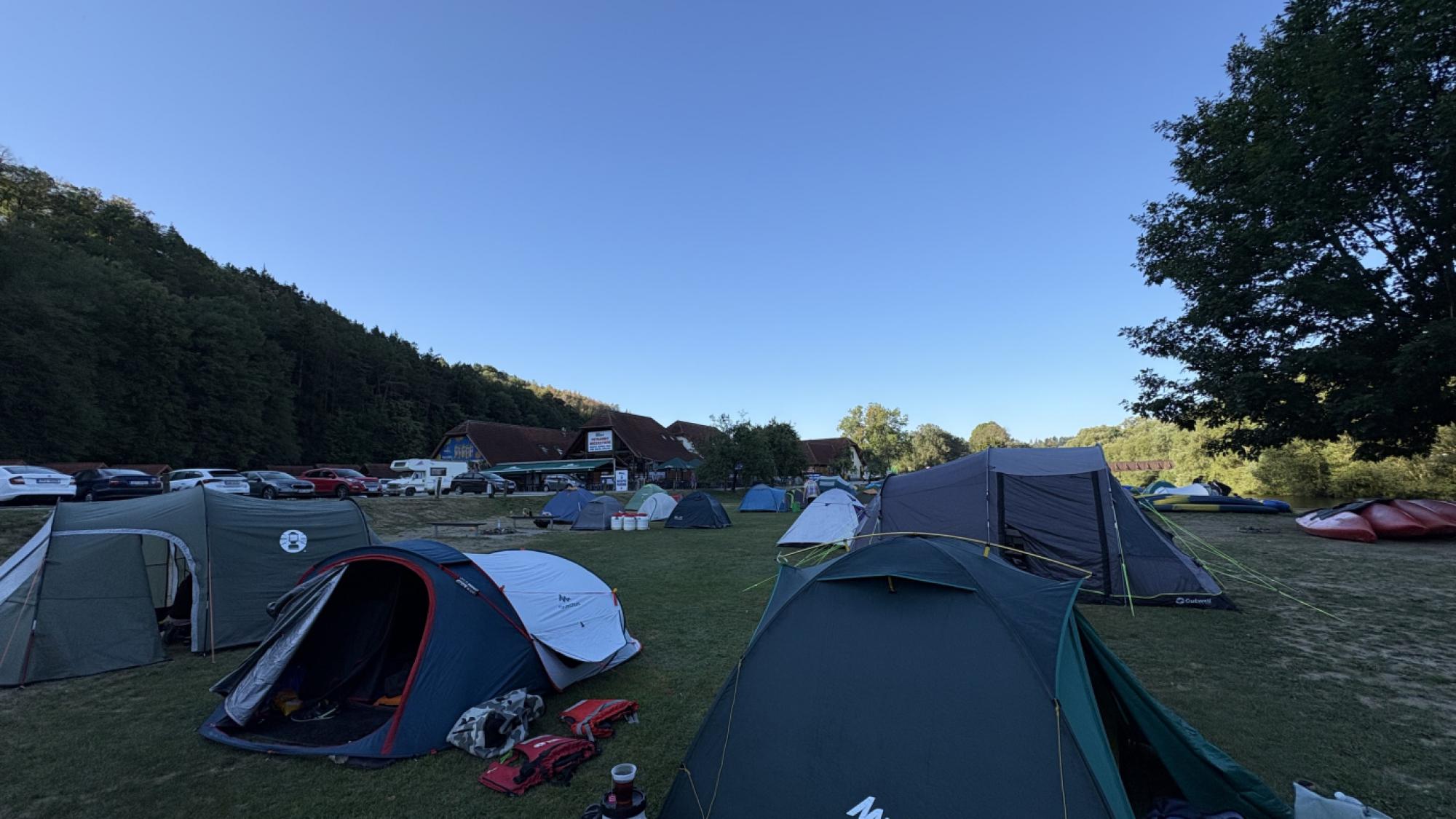 Foto z galerie „Vodácká výprava - Vltava 2026“