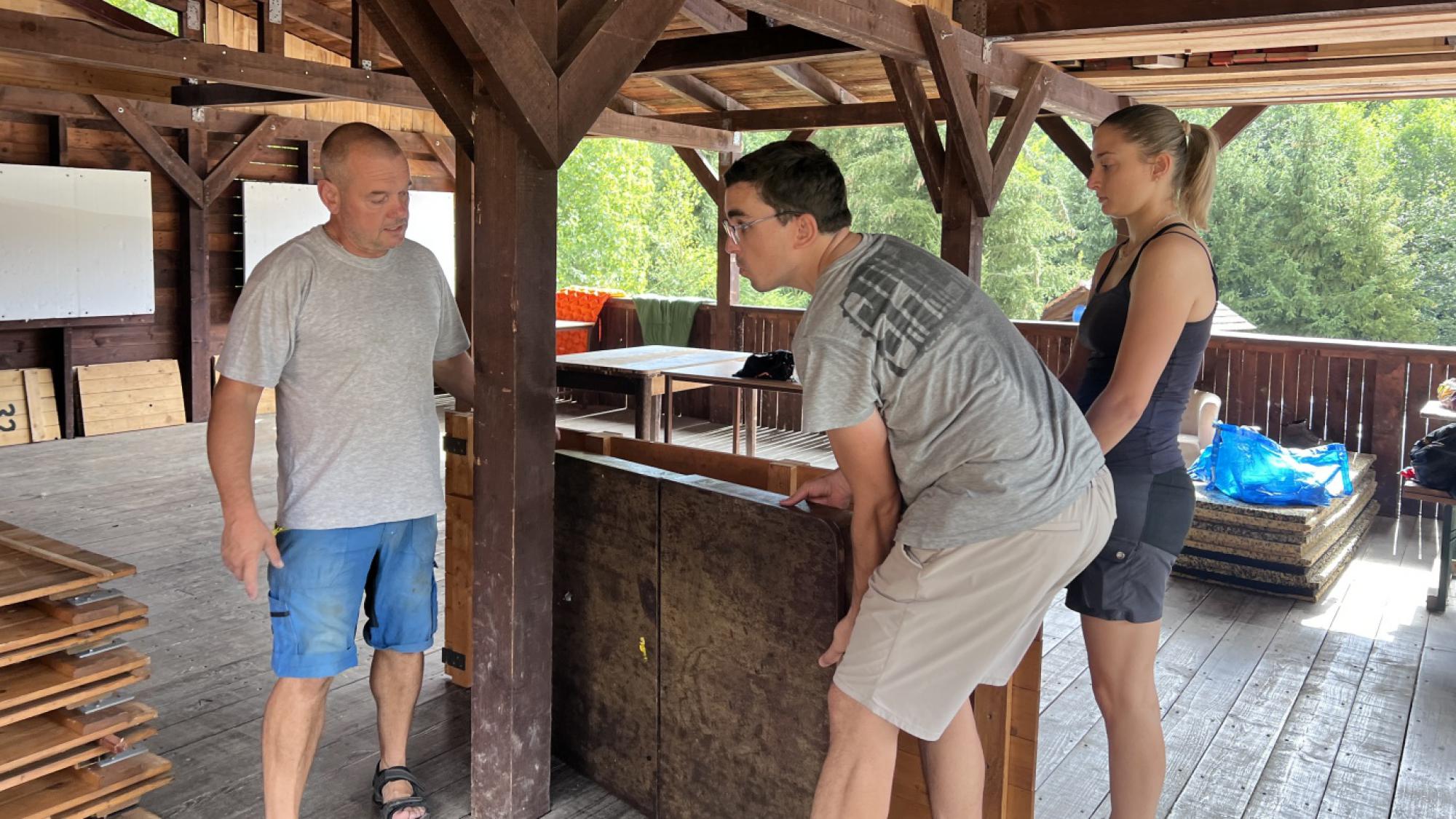 Foto z galerie „Bouračka tábořiště“